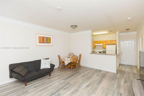 Condo in Tampa, Florida, 1 bedroom  № 732346 - photo 6