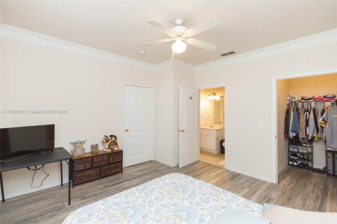 Condo in Tampa, Florida, 1 bedroom  № 732346 - photo 13