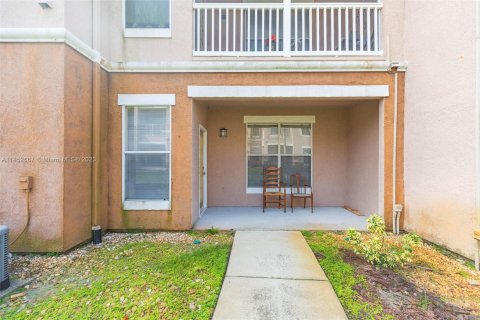 Condo in Tampa, Florida, 1 bedroom  № 732346 - photo 5