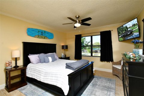 Townhouse in Punta Gorda, Florida 3 bedrooms, 184.88 sq.m. № 1200851 - photo 24