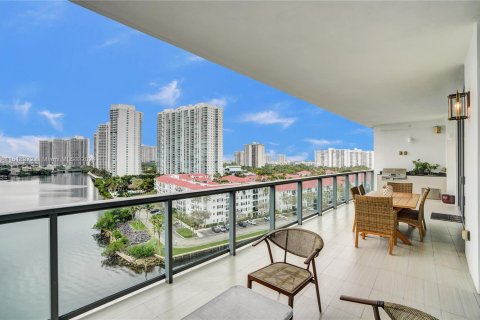 Copropriété à vendre à Aventura, Floride: 3 chambres, 237.74 m2 № 967386 - photo 15