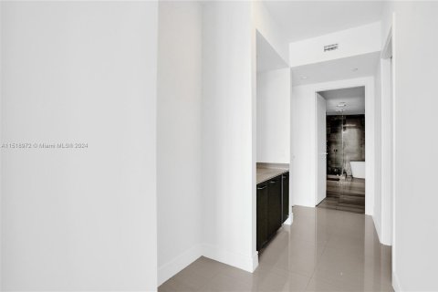 Condominio en venta en Aventura, Florida, 3 dormitorios, 237.74 m2 № 967386 - foto 19