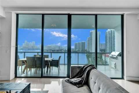 Condominio en venta en Aventura, Florida, 3 dormitorios, 237.74 m2 № 967386 - foto 3