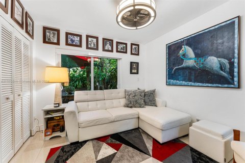 Casa en venta en Weston, Florida, 4 dormitorios, 156.54 m2 № 980795 - foto 17