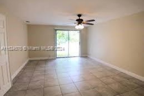 Casa en venta en Vero Beach, Florida, 4 dormitorios, 115.2 m2 № 980759 - foto 6