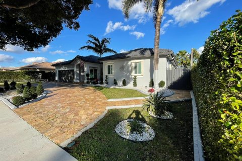 Купить виллу или дом в Майами-Лейкс, Флорида 4 спальни, 189.89м2, № 1013563 - фото 2