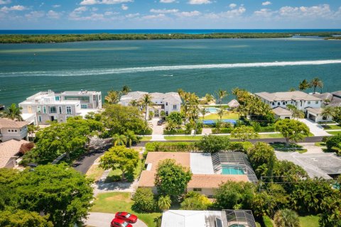 Villa ou maison à vendre à North Palm Beach, Floride: 4 chambres, 248.61 m2 № 1173010 - photo 3