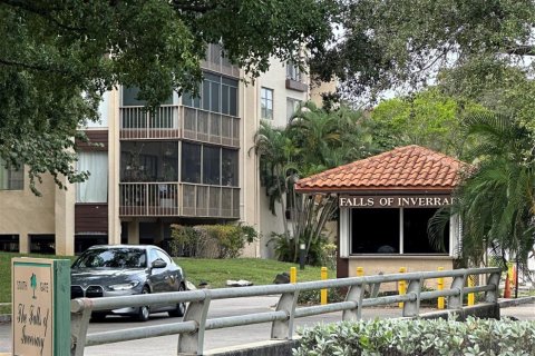 Condominio en venta en Lauderhill, Florida, 1 dormitorio, 86.86 m2 № 924579 - foto 2