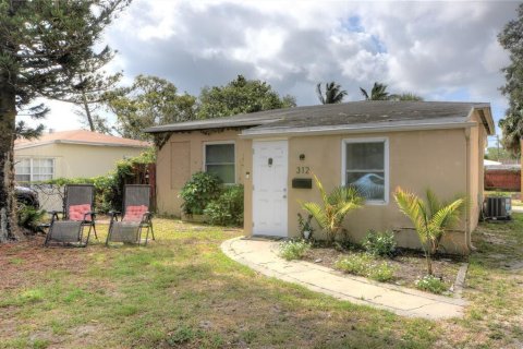 Villa ou maison à vendre à Fort Lauderdale, Floride: 2 chambres, 83.98 m2 № 1182562 - photo 1