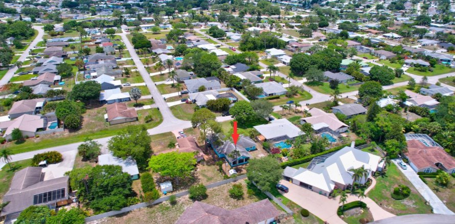 House in Port St. Lucie, Florida 3 bedrooms, 142.98 sq.m. № 1185288