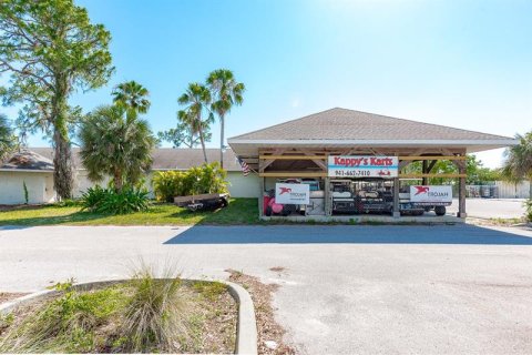 Commercial property in Englewood, Florida 529.54 sq.m. № 228077 - photo 12