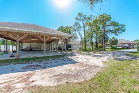 Immobilier commercial à louer à Englewood, Floride: 529.54 m2 № 228078 - photo 7