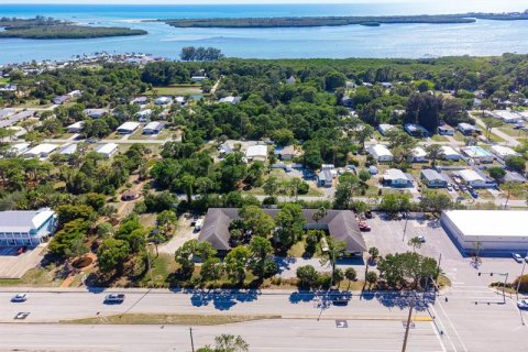 Immobilier commercial à louer à Englewood, Floride: 529.54 m2 № 228078 - photo 18