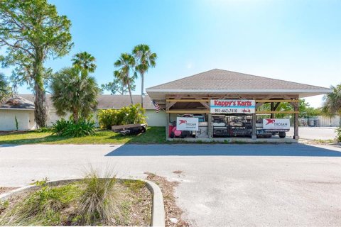 Immobilier commercial à louer à Englewood, Floride: 529.54 m2 № 228078 - photo 12