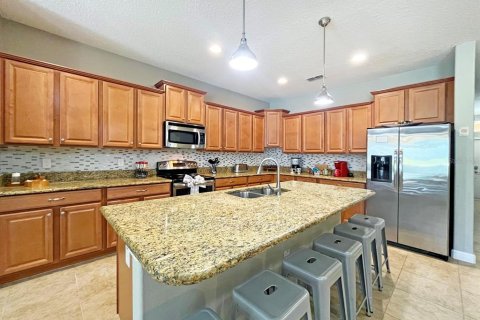 Casa en venta en Kissimmee, Florida, 6 dormitorios, 305.74 m2 № 1245420 - foto 9