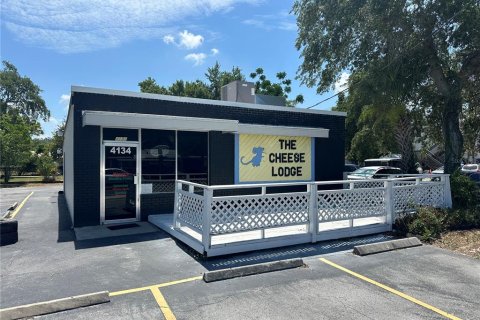 Immobilier commercial à vendre à New Port Richey, Floride: 105.91 m2 № 1245323 - photo 1