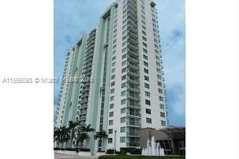Condominio en venta en Plantation, Florida, 2 dormitorios, 108.23 m2 № 1078338 - foto 1