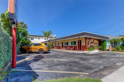 Hôtel, hôtellerie à vendre à Redington Shores, Floride: 392.98 m2 № 1352836 - photo 9