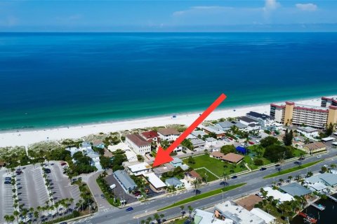 Hotel en venta en Redington Shores, Florida, 392.98 m2 № 1352836 - foto 2