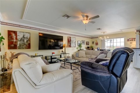 Hôtel, hôtellerie à vendre à Redington Shores, Floride: 392.98 m2 № 1352836 - photo 24