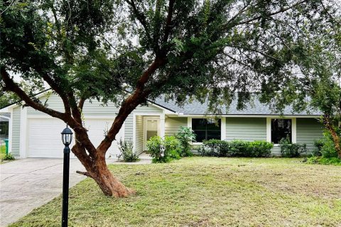 Villa ou maison à vendre à Deltona, Floride: 3 chambres, 127.28 m2 № 1352808 - photo 1