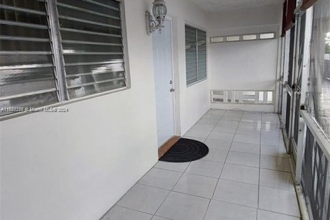 Copropriété à vendre à North Miami Beach, Floride: 2 chambres, 98.94 m2 № 1281893 - photo 8