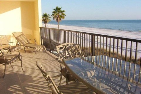 Condominio en alquiler en Madeira Beach, Florida, 3 dormitorios, 137.5 m2 № 251598 - foto 14