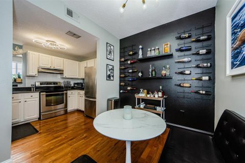 Condo in Tampa, Florida, 1 bedroom  № 1343399 - photo 25