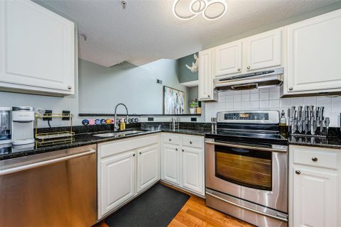 Condo in Tampa, Florida, 1 bedroom  № 1343399 - photo 16