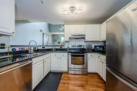 Condo in Tampa, Florida, 1 bedroom  № 1343399 - photo 15