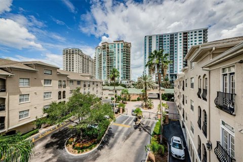 Condominio en venta en Tampa, Florida, 1 dormitorio, 86.77 m2 № 1343399 - foto 5