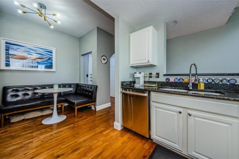 Condo in Tampa, Florida, 1 bedroom  № 1343399 - photo 18