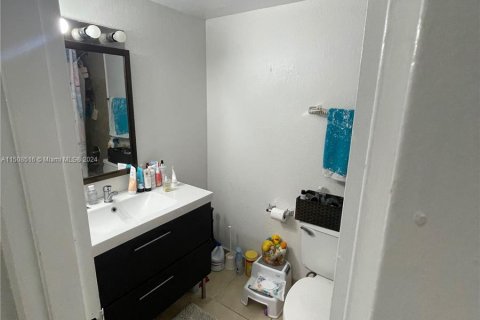 Condominio en venta en North Miami, Florida, 2 dormitorios, 88.63 m2 № 936335 - foto 7
