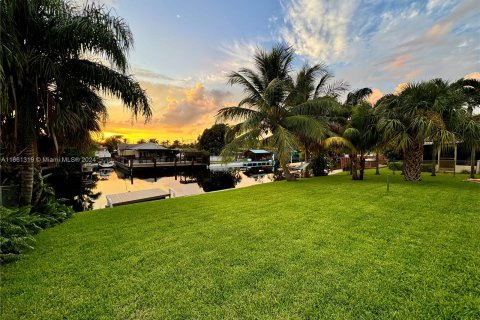 Casa en venta en Dania Beach, Florida, 4 dormitorios, 143.35 m2 № 1372697 - foto 2