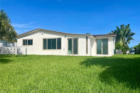 Villa ou maison à vendre à Dania Beach, Floride: 4 chambres, 143.35 m2 № 1372697 - photo 16