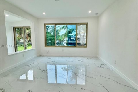 House in Dania Beach, Florida 4 bedrooms, 143.35 sq.m. № 1372697 - photo 7