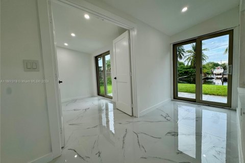 Villa ou maison à vendre à Dania Beach, Floride: 4 chambres, 143.35 m2 № 1372697 - photo 8