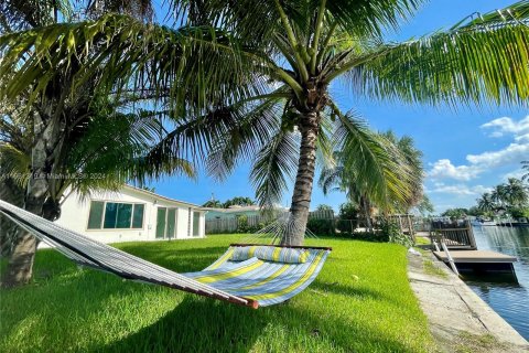 Villa ou maison à vendre à Dania Beach, Floride: 4 chambres, 143.35 m2 № 1372697 - photo 20