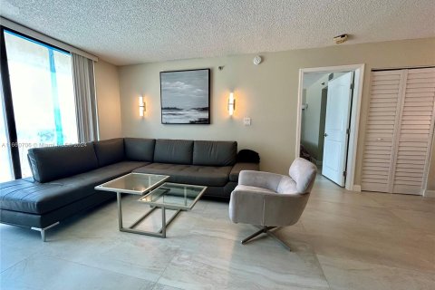 Condo in Sunny Isles Beach, Florida, 2 bedrooms  № 1372696 - photo 12