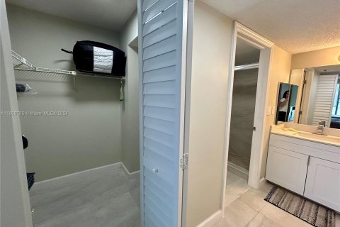 Condo in Sunny Isles Beach, Florida, 2 bedrooms  № 1372696 - photo 4