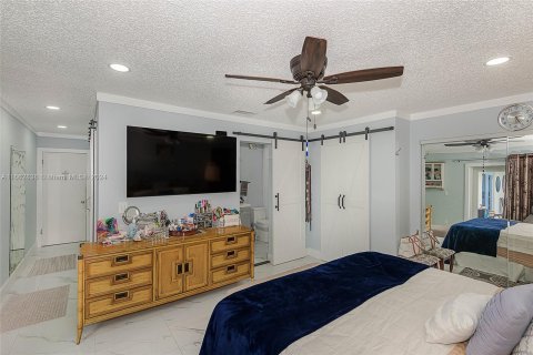 House in Lauderhill, Florida 4 bedrooms, 204.11 sq.m. № 1372692 - photo 23