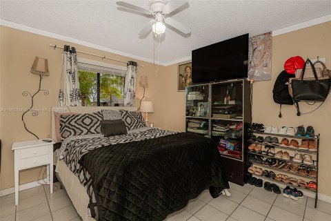 Casa en venta en Lauderhill, Florida, 4 dormitorios, 204.11 m2 № 1372692 - foto 13