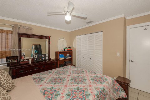 Casa en venta en Lauderhill, Florida, 4 dormitorios, 204.11 m2 № 1372692 - foto 17