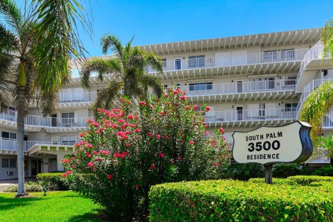 Condo in South Palm Beach, Florida, 1 bedroom  № 952225 - photo 11