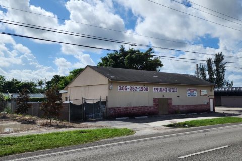 Commercial property in Miami, Florida № 948710 - photo 12