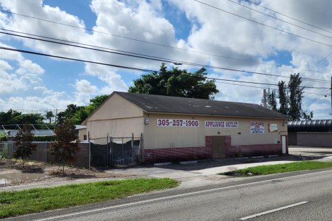 Commercial property in Miami, Florida № 948710 - photo 18