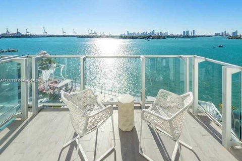 Condo in Miami Beach, Florida, 1 bedroom  № 210249 - photo 5