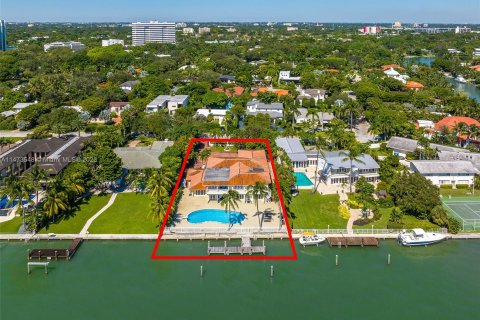 Villa ou maison à vendre à Miami, Floride: 8 chambres, 723.15 m2 № 785261 - photo 3