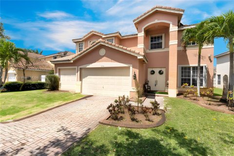 House in Miramar, Florida 6 bedrooms, 366.78 sq.m. № 1092501 - photo 1
