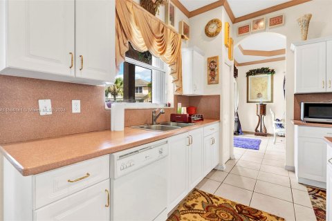 Villa ou maison à vendre à Miramar, Floride: 6 chambres, 366.78 m2 № 1092501 - photo 12